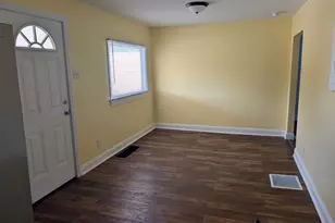 1417 S Ledford St, Harrisburg, IL 62946 - Photo 10