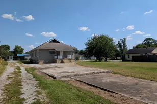 1417 S Ledford St, Harrisburg, IL 62946 - Photo 2
