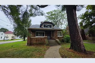 1303 S Oak Avenue, Freeport, IL 61032 - Photo 1