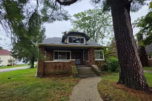 1303 S Oak Ave, Freeport, IL 61032 - Photo 1