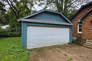 1303 S Oak Ave, Freeport, IL 61032 - Photo 4