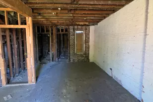 10411 S Corliss Ave, Chicago, IL 60628 - Photo 2