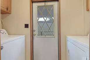 32605 N Center Ln, Grayslake, IL 60030 - Photo 8
