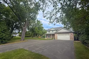 617 Edward St, Sycamore, IL 60178 - Photo 1