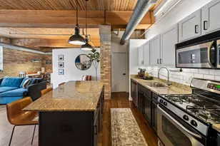 2911 N Western Ave, Chicago, IL 60618 - Photo 18