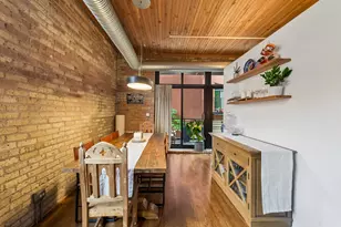 2911 N Western Ave, Chicago, IL 60618 - Photo 10