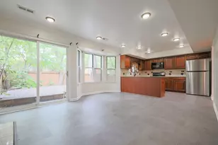 20 Sarahs Grove Ln, Schaumburg, IL 60193 - Photo 8