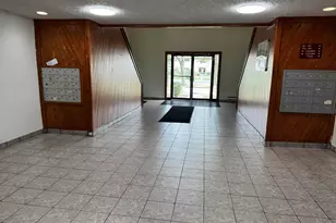 860 E Old Willow Rd, Prospect Heights, IL 60070 - Photo 4