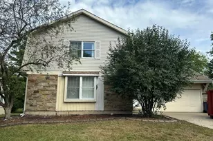 700 Butterfield Dr, Algonquin, IL 60102 - Photo 1