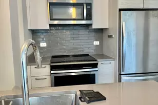 2407 W Eastwood Ave, Chicago, IL 60625 - Photo 2