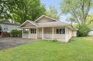 323 S 5th St, Dekalb, IL 60115 - Photo 1