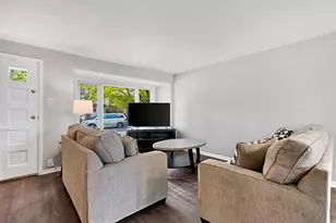 17 Michael Rd, Park Forest, IL 60466 - Photo 6