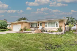 5018 Dobson St, Skokie, IL 60077 - Photo 2