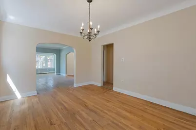 6515 N Maplewood Avenue, Chicago, IL 60645 - Photo 8