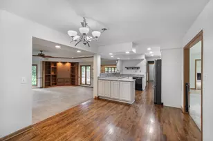 749 N Sharon Dr, Woodstock, IL 60098 - Photo 6
