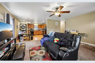 921 N Jackson Street, Waukegan, IL 60085 - Photo 4