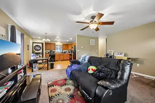 921 N Jackson St, Waukegan, IL 60085 - Photo 4
