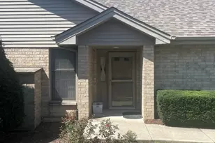 9131 Newcastle Ct, Tinley Park, IL 60487 - Photo 2