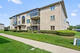 13950 E Leamington Dr, Crestwood, IL 60418 - Photo 1
