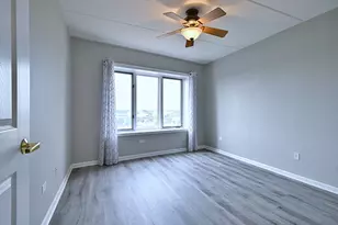1 N Beacon Pl, La Grange, IL 60525 - Photo 18