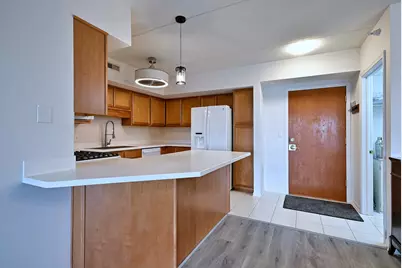 1 N Beacon Place #601, La Grange, IL 60525 - Photo 6
