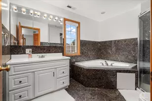 8000 W Lake St, Niles, IL 60714 - Photo 24