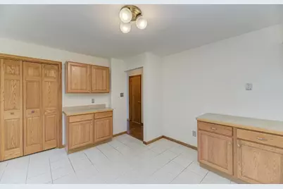 1102 Country Drive, Shorewood, IL 60404 - Photo 12