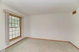 1102 Country Dr, Shorewood, IL 60404 - Photo 8