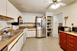 625 Edinburgh Ln, Prospect Heights, IL 60070 - Photo 10