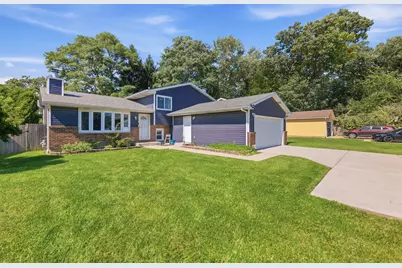 1818 N Sheridan Road, Waukegan, IL 60087 - Photo 2