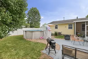 102 Lamar Dr, Salem, IL 62881 - Photo 6