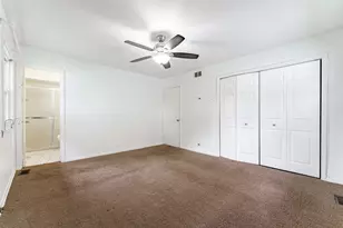212 Wellington Ave, Elk Grove Village, IL 60007 - Photo 12