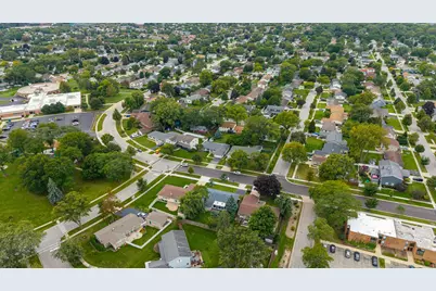 212 Wellington Avenue, Elk Grove Village, IL 60007 - Photo 34