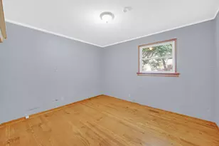 223 S Randall Rd, Aurora, IL 60506 - Photo 10