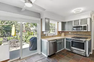 1033 N Brainard St, Naperville, IL 60563 - Photo 10