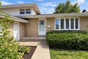 10321 Lacrosse Ave, Oak Lawn, IL 60453 - Photo 2