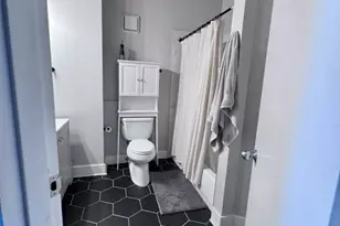 225 W Huron St, Chicago, IL 60654 - Photo 12