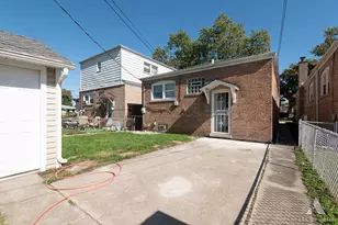 8810 S Euclid Ave, Chicago, IL 60617 - Photo 32