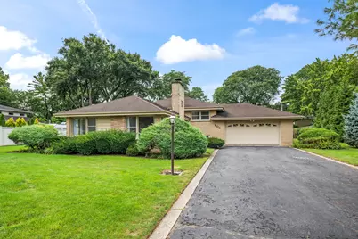806 S Elm Street, Mount Prospect, IL 60056 - Photo 1