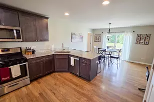 465 E Bethel Dr, Bourbonnais, IL 60914 - Photo 8