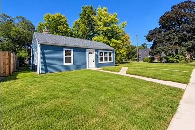2109 S 5th Street, Rockford, IL 61104 - Photo 2
