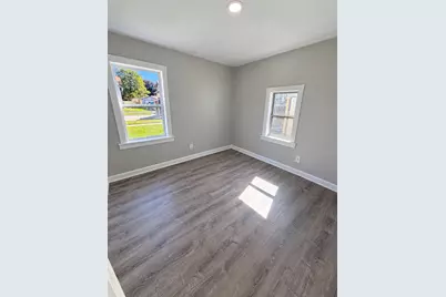 2109 S 5th Street, Rockford, IL 61104 - Photo 4