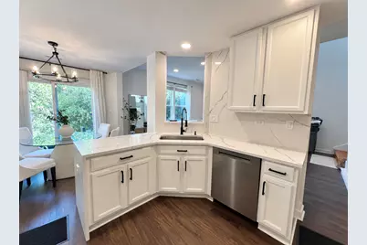 485 Metropolitan Street, Aurora, IL 60502 - Photo 8