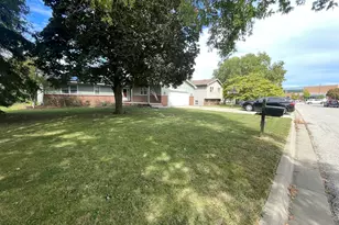 1426 Hanson Dr, Normal, IL 61761 - Photo 46