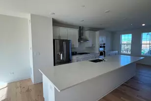2925 Showplace Dr, Naperville, IL 60564 - Photo 2