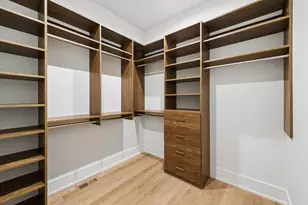 3630 N Janssen St, Chicago, IL 60613 - Photo 10