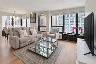 30 E Huron St, Chicago, IL 60611 - Photo 2