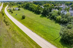 4437-4495 W Kennedy Dr, Gurnee, IL 60031 - Photo 2