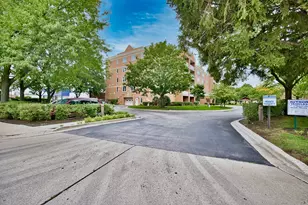 7450 N Waukegan Rd, Niles, IL 60714 - Photo 2