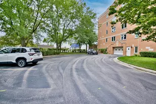 7450 N Waukegan Rd, Niles, IL 60714 - Photo 4